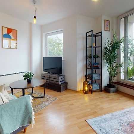 Cozy Hackney Apartment ลอนดอน ภายนอก รูปภาพ